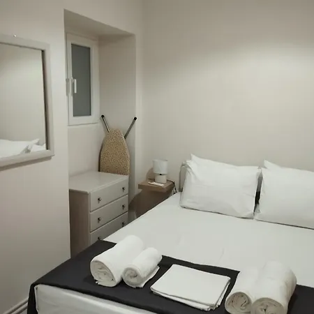 Sea Breeze New Vaporia Syros *