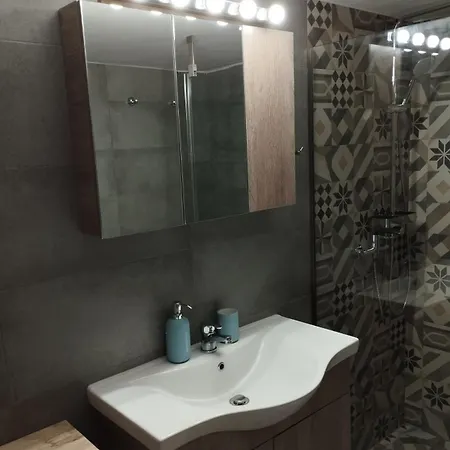 Sea Breeze New Vaporia Syros Apartment *