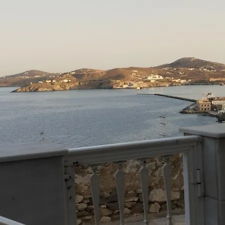 Sea Breeze New Vaporia Syros Apartment *