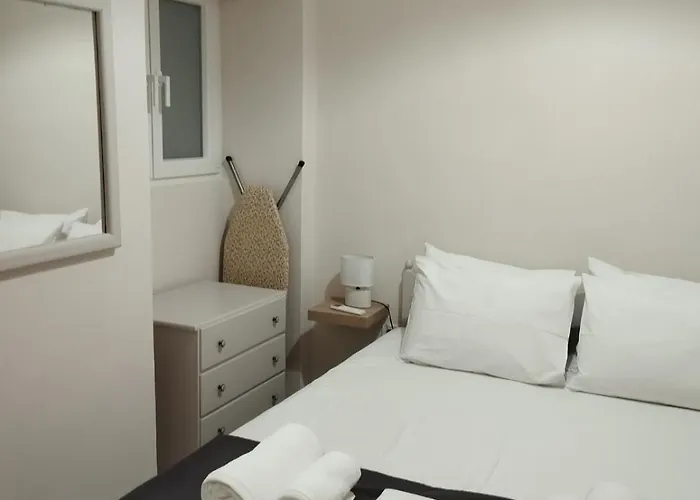 Sea Breeze New Vaporia Syros *